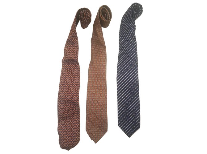 Hermès Krawatten Marineblau Seide  ref.64537