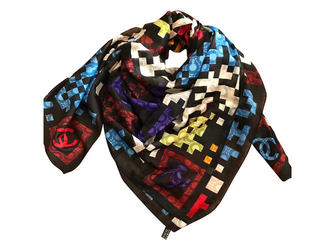 Chanel Silk scarves Black  ref.64670