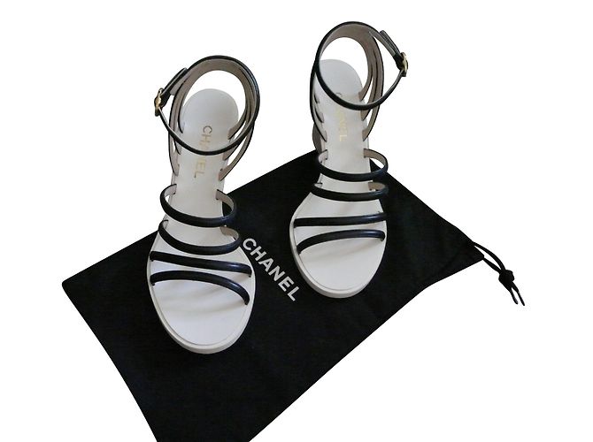 Chanel sandali Nero Bianco sporco Pelle