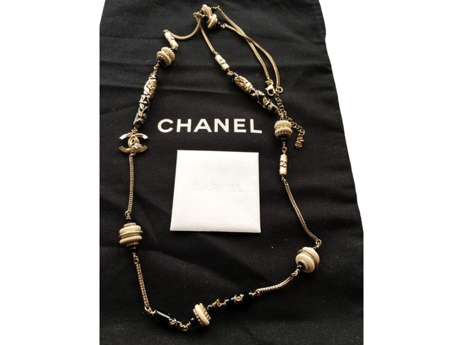 Chanel Colares longos Dourado  ref.64976