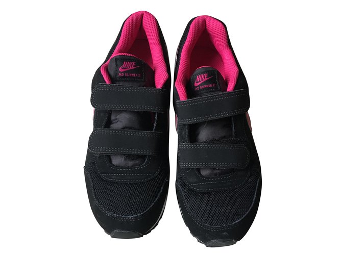 Nike Turnschuhe Schwarz Pink Weiß Tuch  ref.65494
