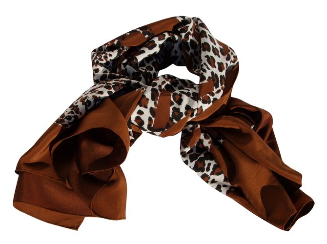 Yves Saint Laurent Silk scarves Leopard print  ref.65504