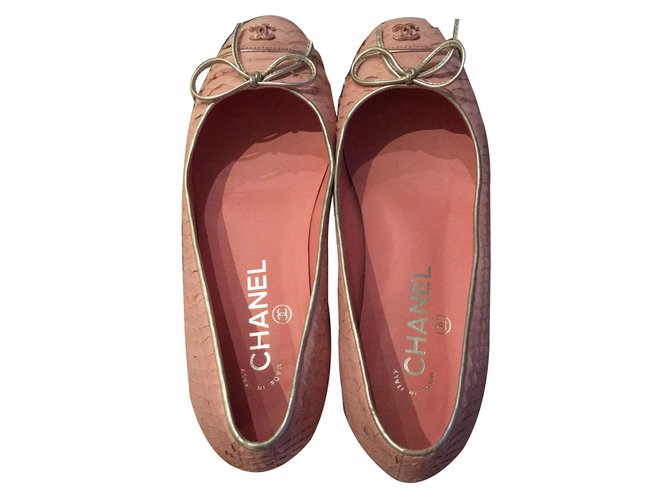 Chanel Ballerines Cuir Cuirs exotiques Python Rose  ref.65593