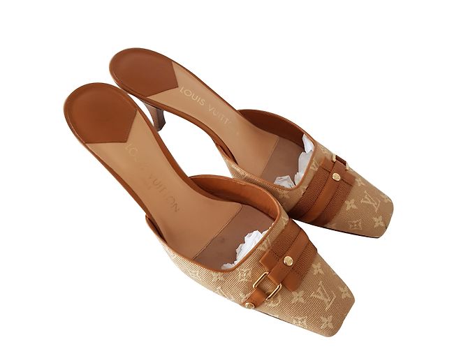 Louis Vuitton Mules Marron