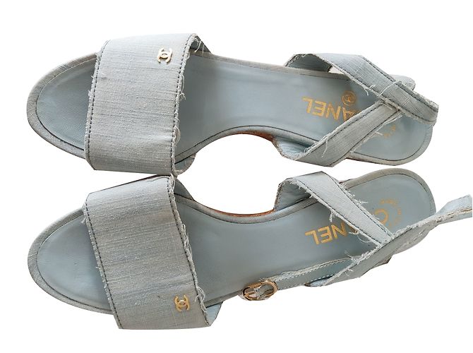 Chanel Mules compensées Bleu