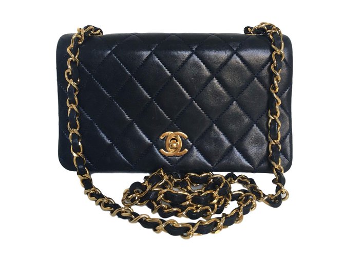 Chanel Handtasche Marineblau Leder  ref.65943