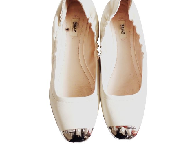 Bally Sapatilhas de ballet Branco Couro  ref.66239