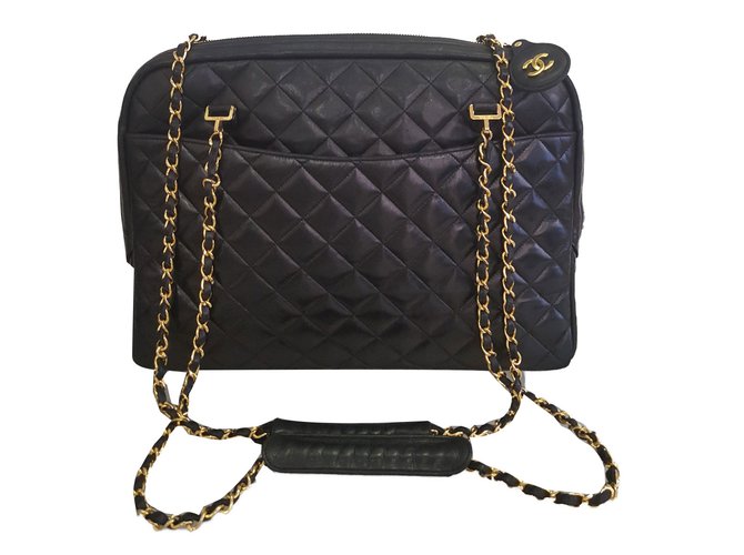 Camera Chanel Handbags Black Leather  ref.66390