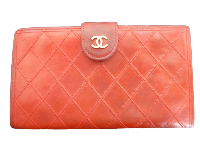 Chanel carteiras Vermelho Couro  ref.66401