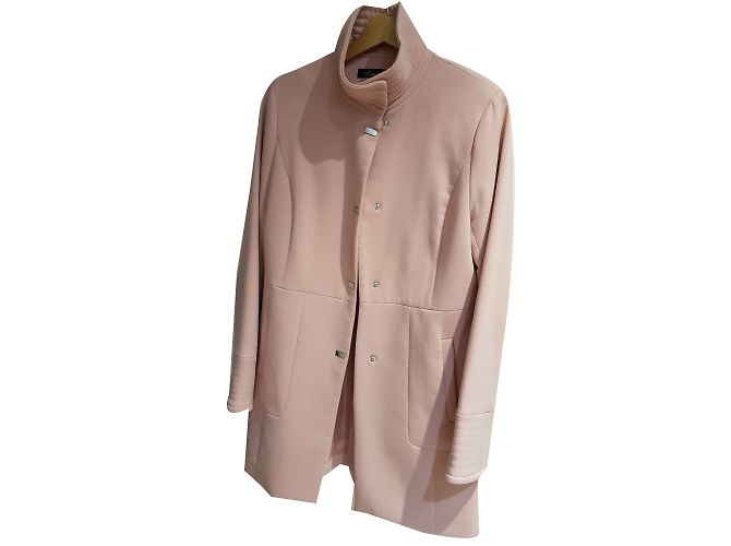 Kenneth Cole abrigo cuello rosa embudo