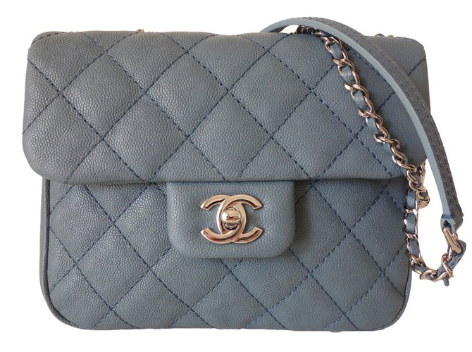 Timeless Chanel Handtaschen Blau Leder  ref.66563