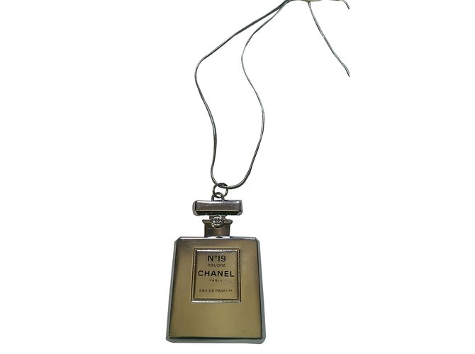 Chanel Halsketten Silber Metall  ref.66705