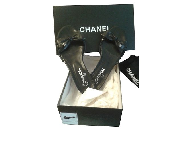 Chanel Sandalen Schwarz