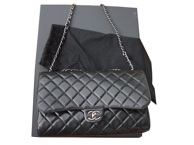 Chanel Handbags Black Leather  ref.66866
