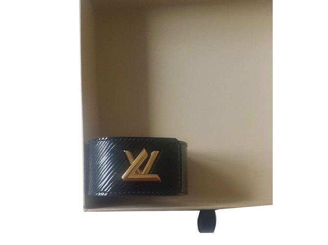 Louis Vuitton bracciale Nero Pelle verniciata  ref.67335