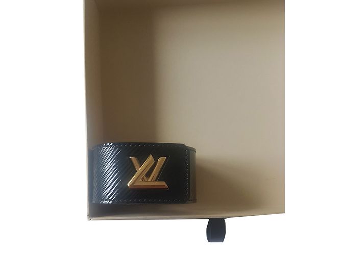 Louis Vuitton brazalete Negro