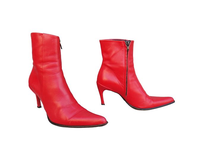 Botines Free Lance de piel roja con tacón de aguja