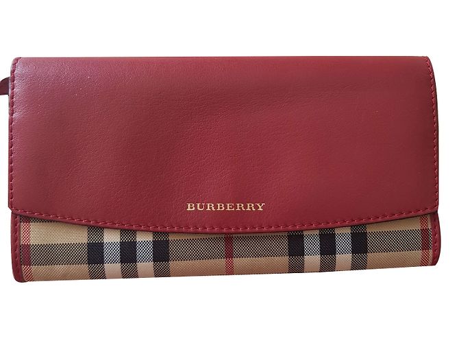 Cartera Burberry de cuero rojo oscuro Burdeos