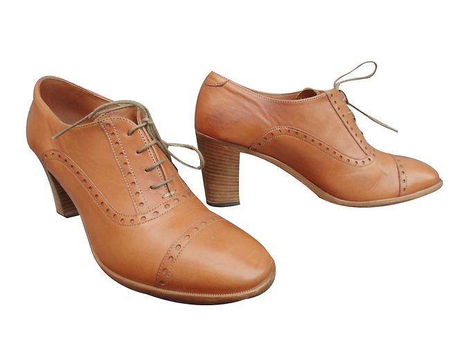 Heschung Brogue Schuhe mit Absatz Caramel Leder Karamell