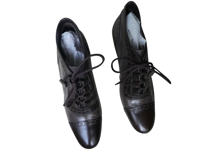 Autre Marque Scarpe derby in pelle taupe e marrone scuro Cioccolato