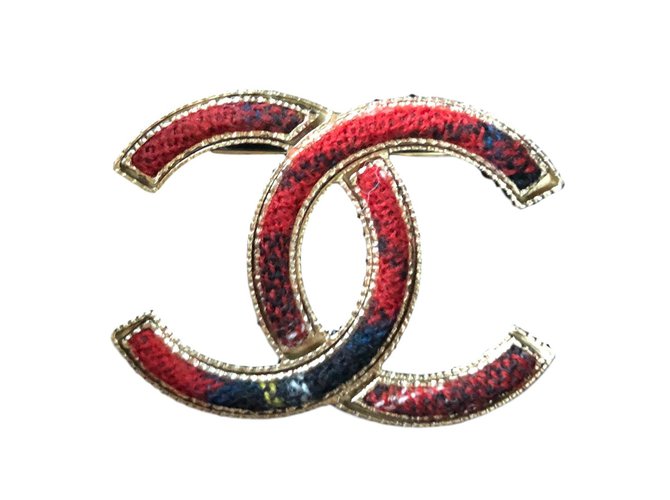 Chanel Pins & Broschen Rot Metall  ref.68204