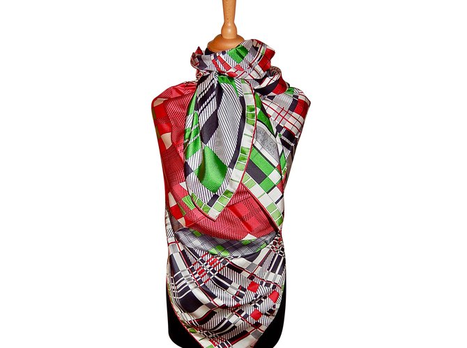 Hermès Silk scarf Multiple colors  ref.68249