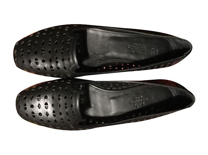 Hermès Hermes ballerines noires perforées Black