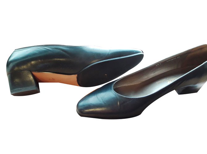 bally ballet flats