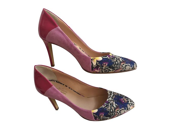 Autre Marque Zapatos de tacón rosa con estampado de pantera 8 cm
