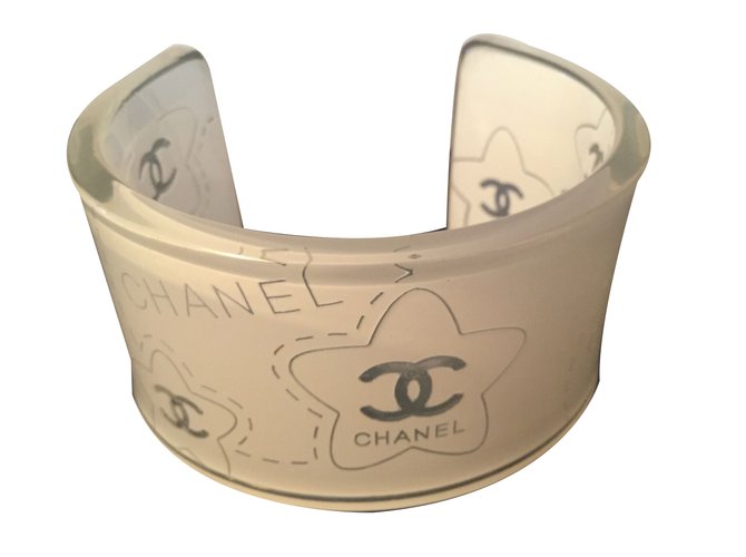 Chanel Braccialetto Bianco Plastica  ref.69658