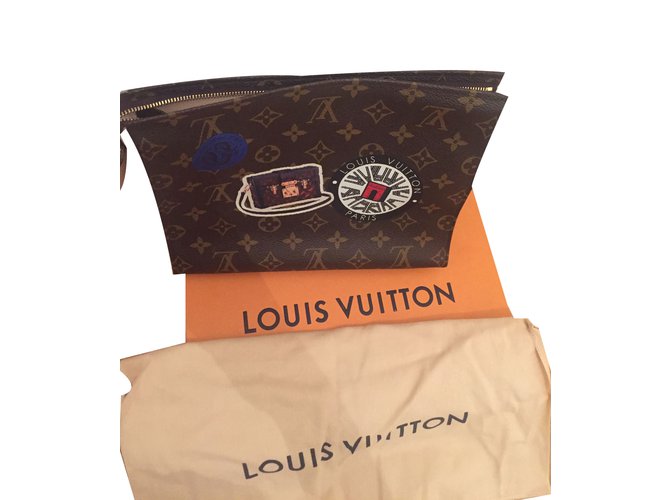 Louis Vuitton Sacos de embreagem Marrom Couro  ref.69993