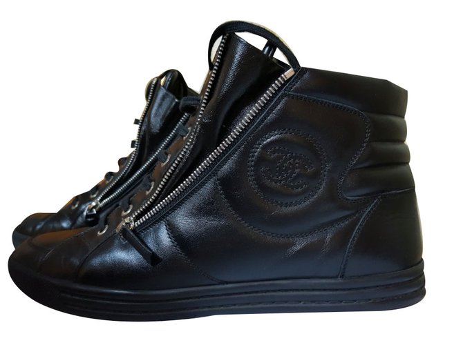zapatillas altas chanel Negro Cuero  ref.69996