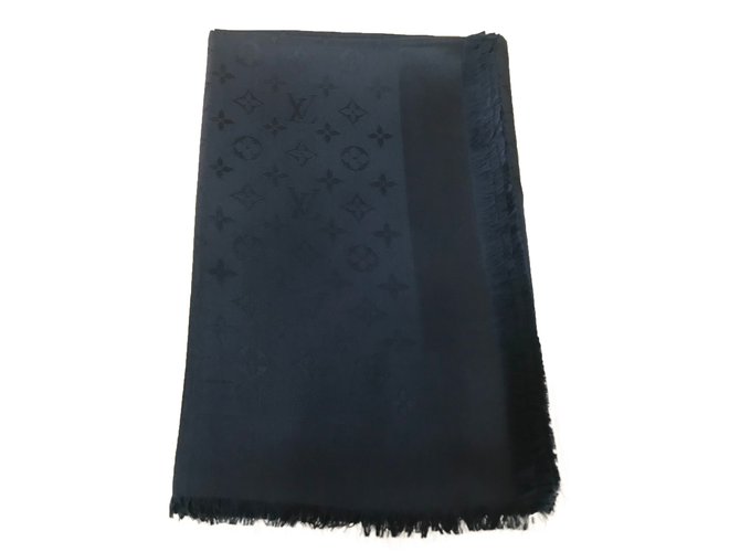 Louis Vuitton Silk shawl Blue  ref.70036