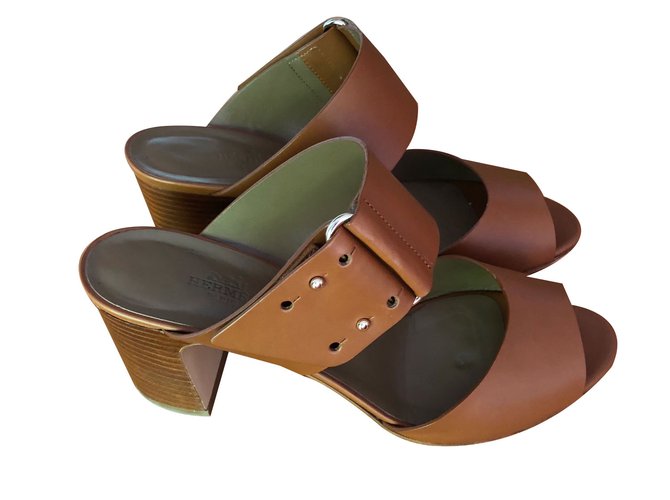 Hermès Sandals Caramel Leather  ref.70242