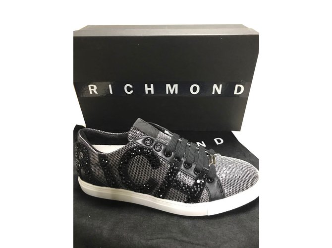 john richmond women's sneakers