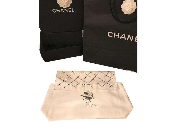 Chanel Dust bag White Cotton ref.70566 - Joli Closet