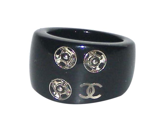 Chanel anillo Negro Resina  ref.70614