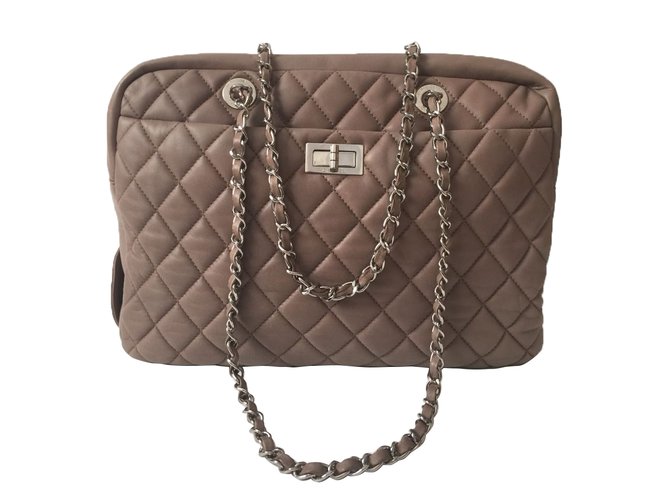 Chanel Handbag Taupe Leather  ref.70934
