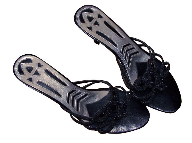 Sandali in satin nero inconnue