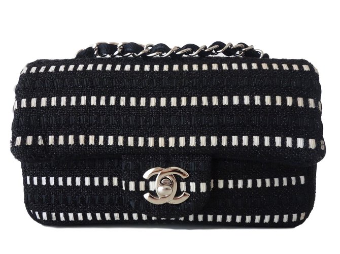 Timeless Chanel Handbags Black White  ref.71115