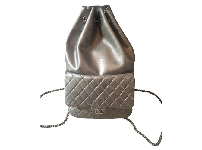 Chanel Backpacks Silvery Leather  ref.71536