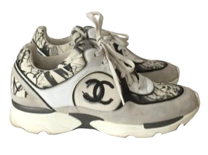 Chanel sneakers Multiple colors Suede  ref.71907