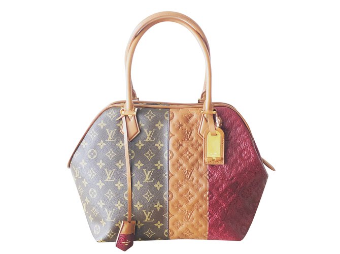Louis Vuitton Handbags Multiple colors Leather ref.72195 - Joli Closet
