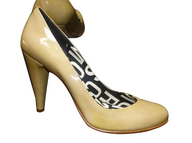 Marc by Marc Jacobs Patent Leather Pumps Lime
