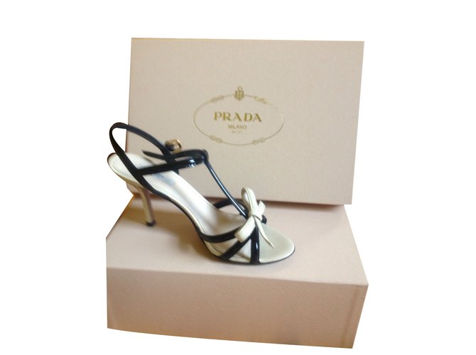 Prada sandals Black Patent leather  ref.72692