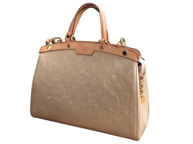 Louis Vuitton Brea MM Beige Patent leather  ref.72852