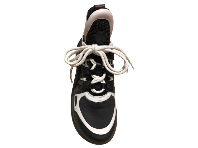 Louis Vuitton sneakers Multiple colors Leather  ref.73195