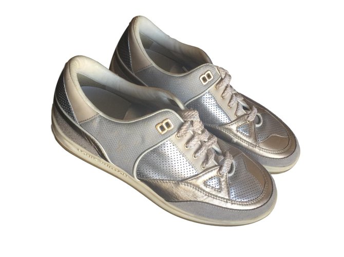 Louis Vuitton scarpe da ginnastica Argento Pelle  ref.73363