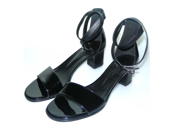 Kelly Hermès sandals Black Patent leather  ref.73577