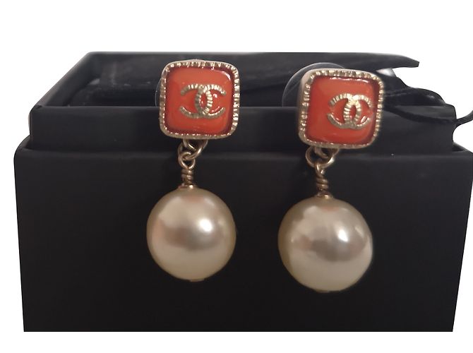 Pendientes de Chanel Dorado Naranja Metal Perla